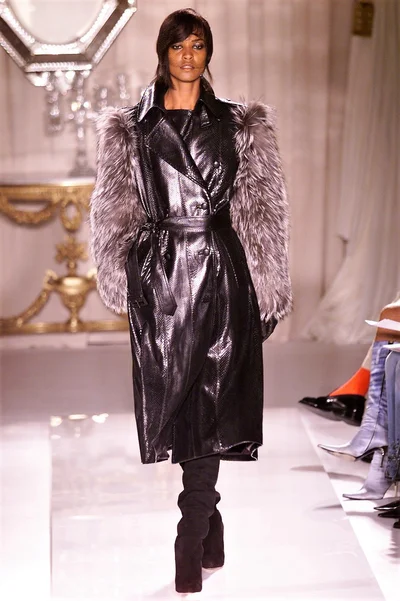 Look 10